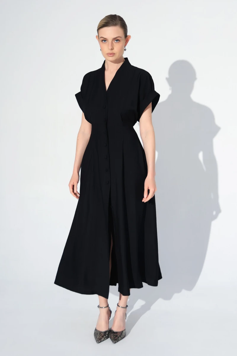 Dress with pleats black plus size
