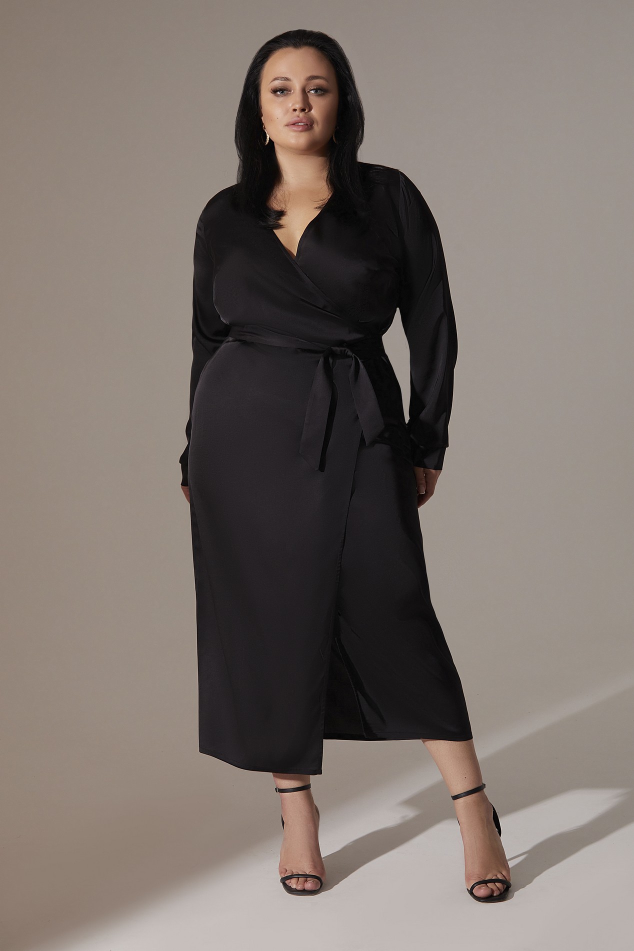 

Сукня зі штучного шовку на затин чорна великий розмір, P014495